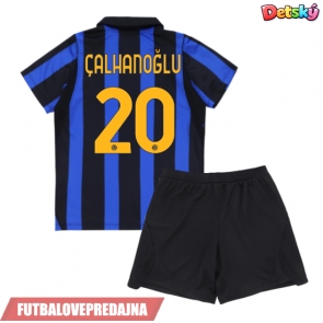 Lacne Dětský Futbalové dres Inter Milan Hakan Calhanoglu #20 2026-27 Krátky Rukáv - Domáci (+ trenírky)